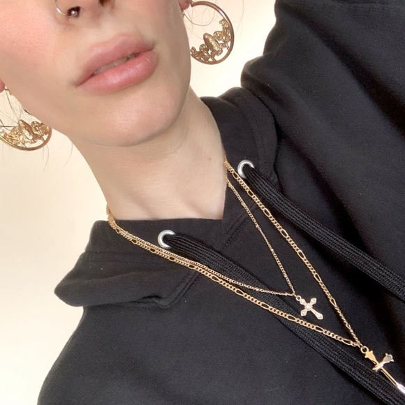 Gold Virgin Mary Hoop Earring’s - Picture 13 of 14